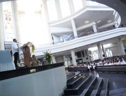 Respon Kritik Jalan Rusak di Momen Misa Paskah, Krisantus Minta Umat Bijak