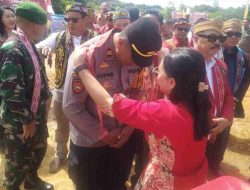 Gawai Adat Dayak Meliau Dibuka Meriah, Yohanes Ontot Ajak Generasi Muda Lestarikan Budaya