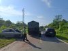 Diduga Alami Micro Sleep, Pengemudi Minibus Tewas Tabrak Truk di Trans Kalimantan