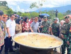 Bobon Santoso Gelar Masak Besar dan Aksi Sosial di PLBN Aruk
