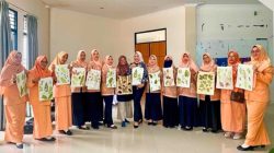 Pelatihan Ecoprint Ramah Lingkungan DWP Karantina Kalbar Bangun Kreativitas dan Peluang Usaha Anggota