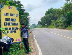 Satlantas Polres Sanggau Pasang Banner Keselamatan di Jalur Perbatasan, Upaya Tekan Angka Kecelakaan