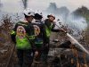 Mengadang Bara di Belakang Supadio: Detik-detik Tim SAR Polda Kalbar Jinakkan Sisa Karhutla