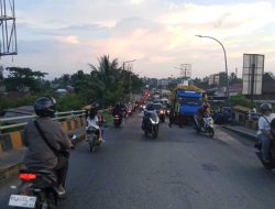 Kritik Kelalaian Pengusaha Ekspedisi, Polres Kubu Raya Sebut Macet Kapuas Dua Dipicu Truk Mogok