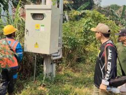 Tiga Tahun Menanti, Lampu Akhirnya Menyala di Desa Sejowet Landak