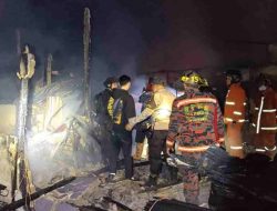 Kebakaran Delapan Rumah di Singkawang Tewaskan Anak 12 Tahun, Api Muncul Saat Warga Tertidur