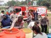 Kemarau! Polwan Polres Sekadau Salurkan 18 Ribu Liter Air Bersih ke Warga