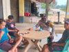 Bukan Sekadar Berpatroli, Polisi Meranti Menyapa Warga di Tengah Kabut Asap