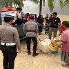 Saat Kran Warga Mengering, Kendaraan Taktis Karhutla Polres Landak Diubah Jadi Pengangkut Air