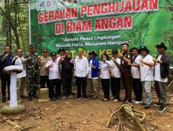 IWO Landak Tanam 250 Pohon di Riam Angan, Jurnalis Tak Hanya Menulis soal Lingkungan