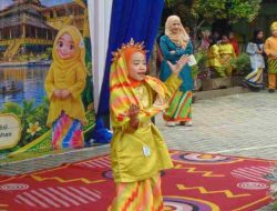 Siswa SD di Pontianak Rayakan HUT ke-255 dengan Japin Massal hingga Bazar Kewirausahaan
